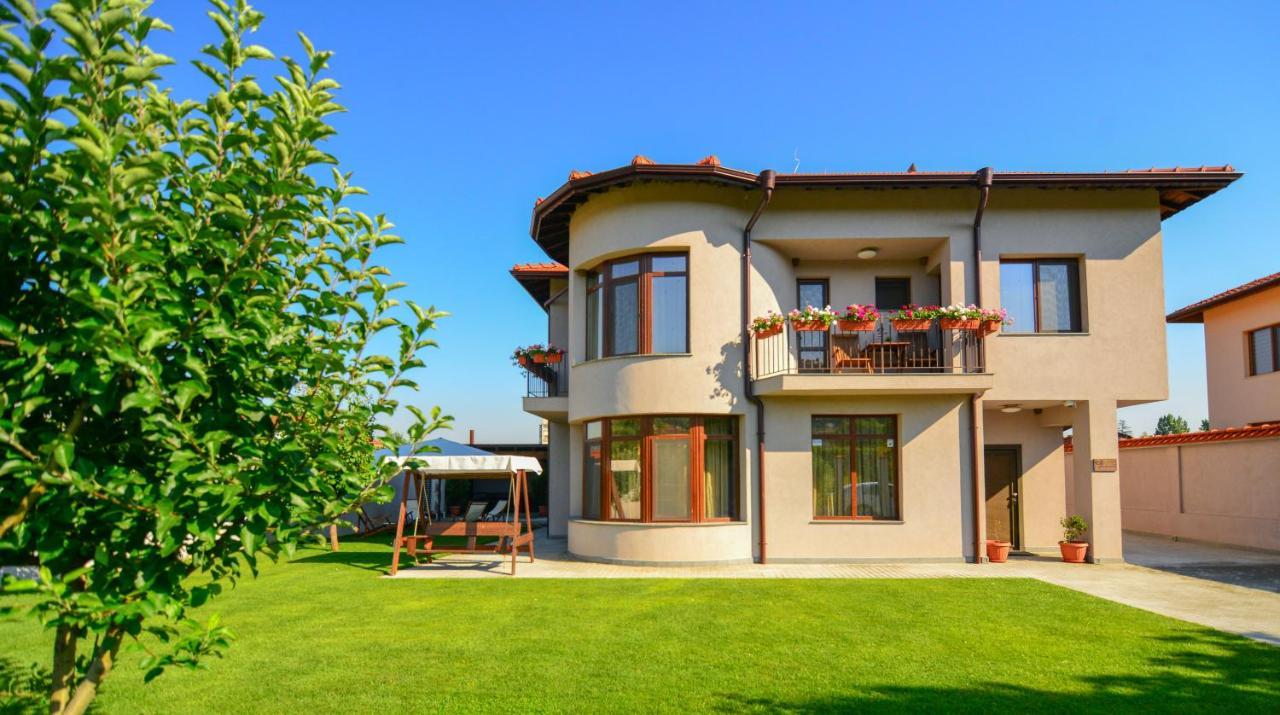 Katerina Guest House Kocherinovo エクステリア 写真