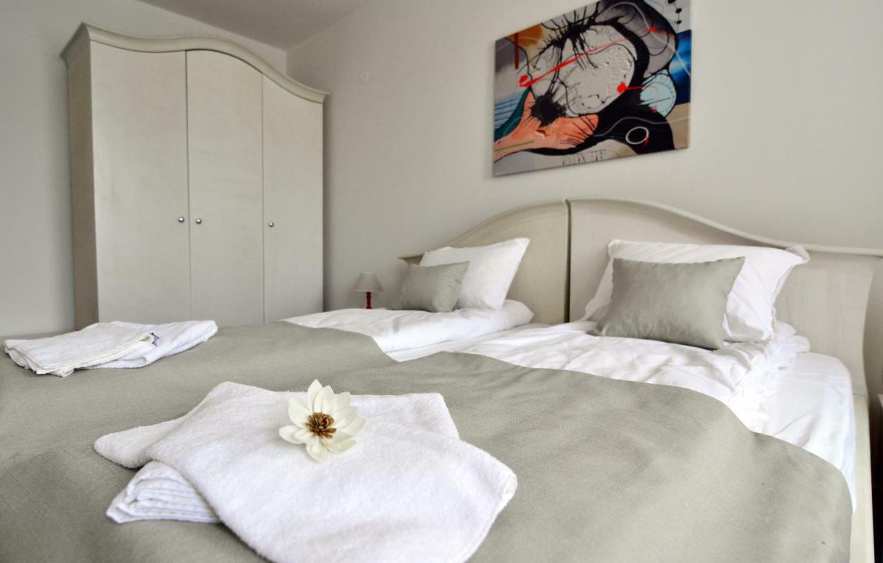 Katerina Guest House Kocherinovo エクステリア 写真